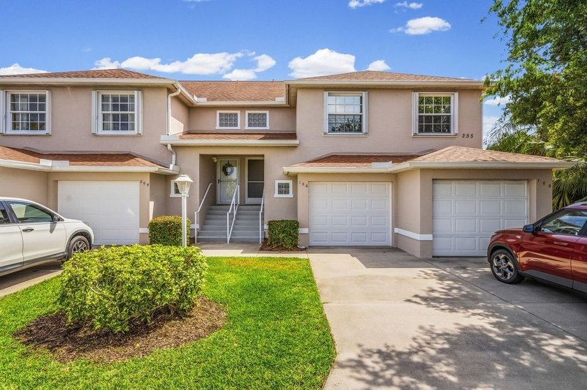Classy turnkey furnished 3-bedroom, 2 bath condo comes w/ 1 car - Beach Condo for sale in Vero Beach, Florida on Beachhouse.com
