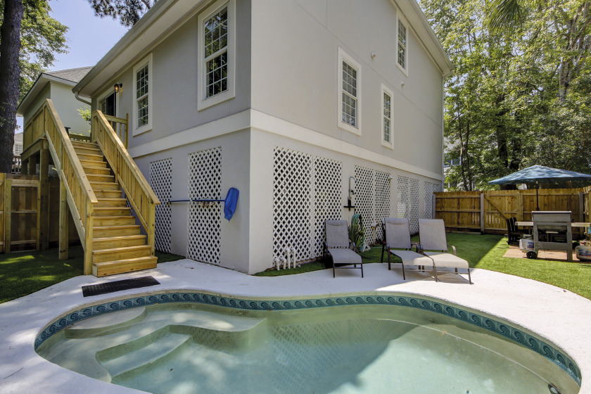 35 Bradley Beach-Bring Fido! 5 minute walk to Beach, 2 Min Drive - Beach Vacation Rentals in Hilton Head Island, South Carolina on Beachhouse.com
