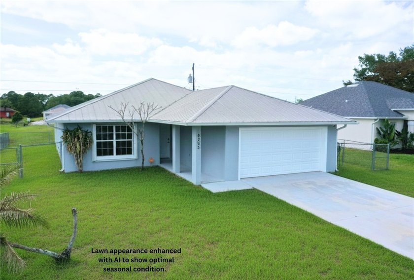 Move-in ready 3/2/2 CBS home built in 2005 on one of only a few - Beach Home for sale in Vero Beach, Florida on Beachhouse.com
