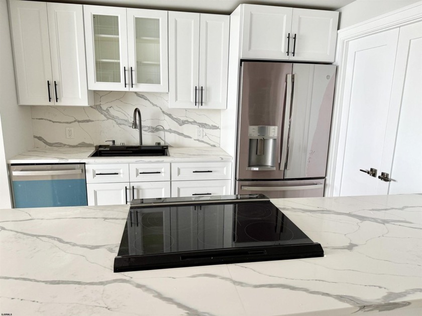 Captivating Spacious 2b & 2b unit w/ Private Balcony and Direct - Beach Condo for sale in Ventnor, New Jersey on Beachhouse.com