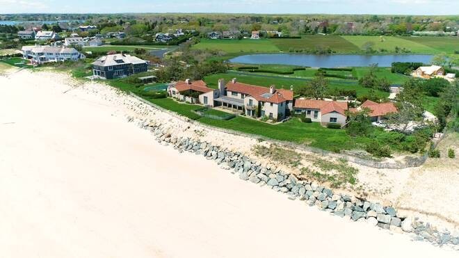 Generational opportunity on Lily Pond Lane offered for the first - Beach Home for sale in East Hampton, New York on Beachhouse.com