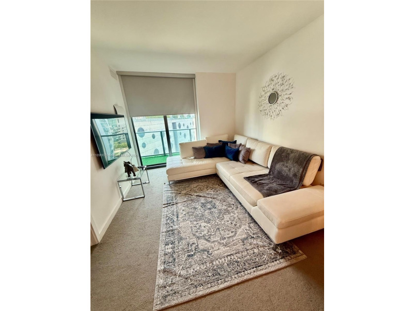 Beautiful unit in Paraiso Bayview .1 bedroom with 1 and 1/2 - Beach Condo for sale in Miami, Florida on Beachhouse.com