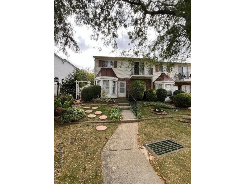 Welcome to Heartland Village in Richmond County, home of the - Beach Condo for sale in Staten  Island, New York on Beachhouse.com