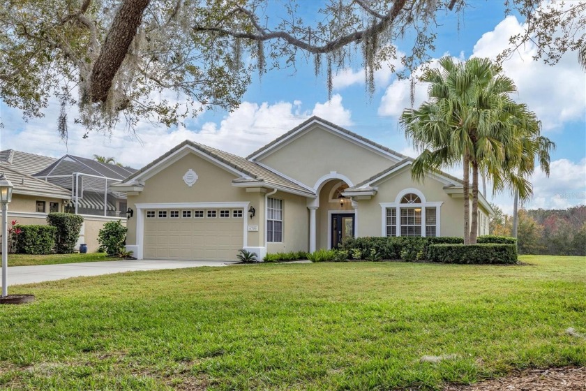 Under contract-accepting backup offers. This home is an absolute - Beach Home for sale in University Park, Florida on Beachhouse.com