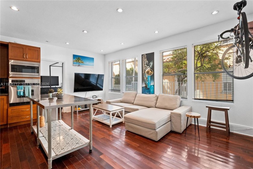 Bright and updated 2BR/2BA unit in the heart of South Beach - Beach Condo for sale in Miami Beach, Florida on Beachhouse.com