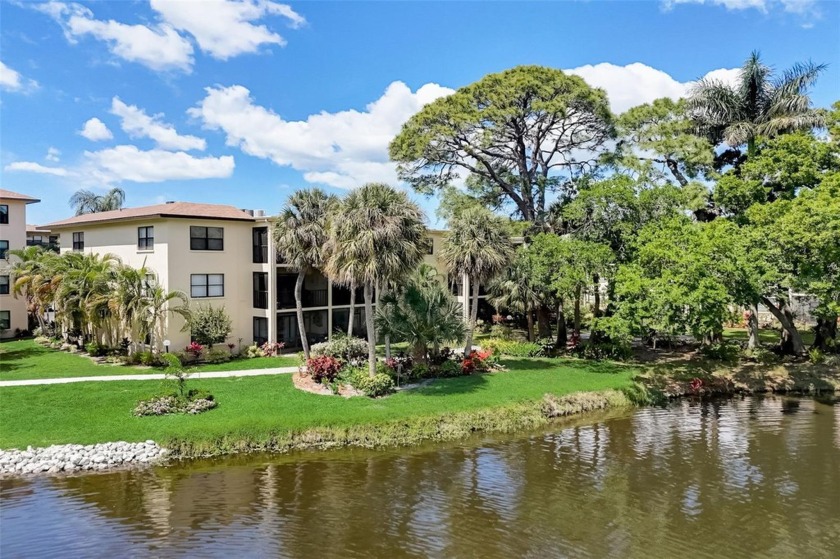 The moment you enter this fabulous move-in ready condo you will - Beach Condo for sale in Bradenton, Florida on Beachhouse.com