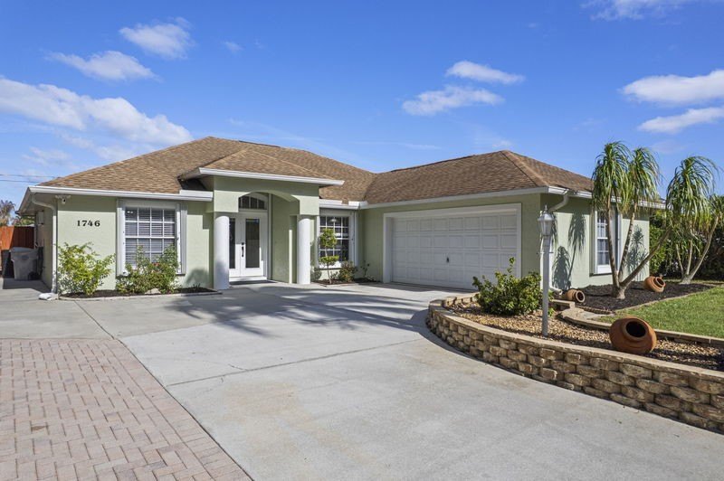 Welcome to your dream home! This beautifully updated 3-bedroom - Beach Home for sale in Vero Beach, Florida on Beachhouse.com