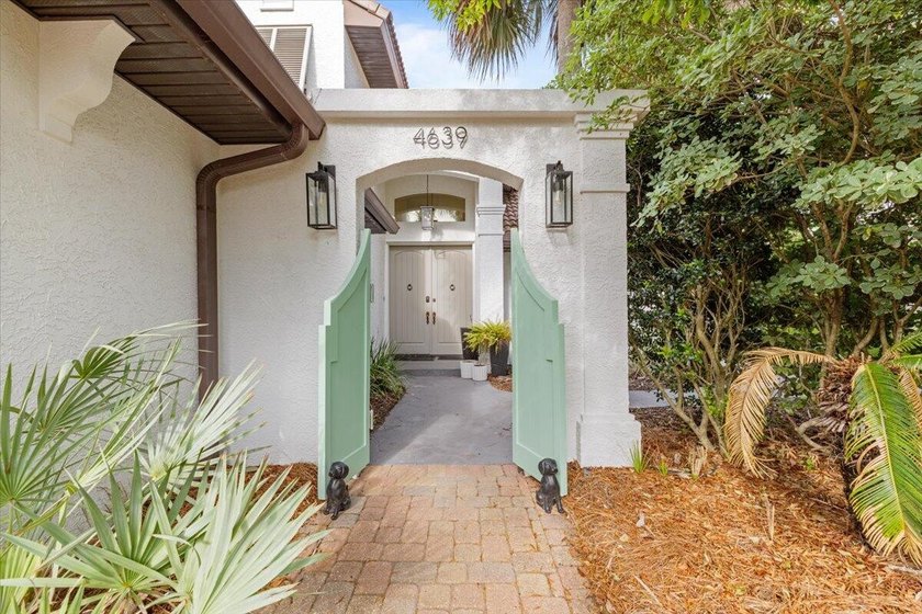 200k in rental!! PROVEN RENTAL HISTORY! BRING ANY AND ALL - Beach Home for sale in Destin, Florida on Beachhouse.com