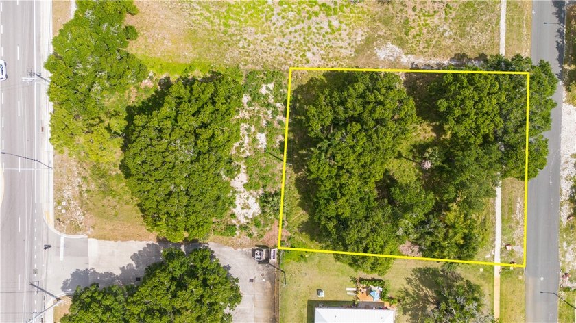 Prime 1/2-acre site offering outstanding potential for - Beach Lot for sale in Vero Beach, Florida on Beachhouse.com