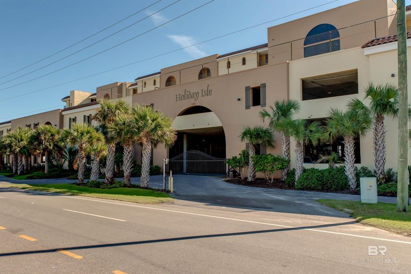 Easy living is just around the corner with this stunning - Beach Home for sale in Dauphin Island, Alabama on Beachhouse.com