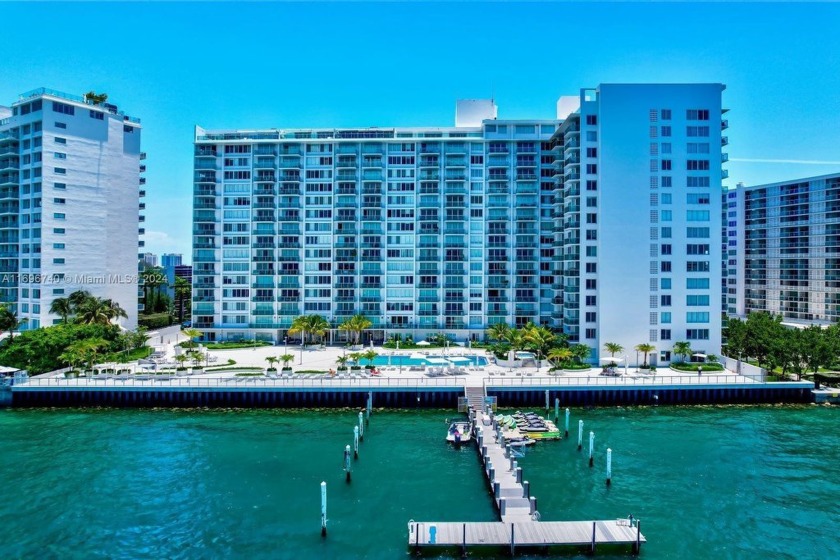 FULLY RENOVATED Large 1 Bedroom / 1 Bathroom unit with a BAYVIEW - Beach Condo for sale in Miami Beach, Florida on Beachhouse.com