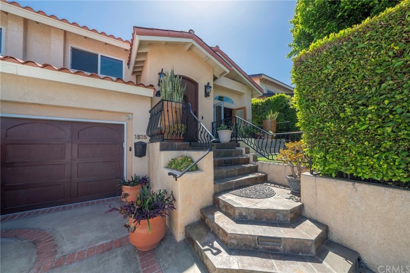 Don't miss out on this stunning 4 bedroom (5 bed possible) 4 - Beach Home for sale in San Pedro, California on Beachhouse.com