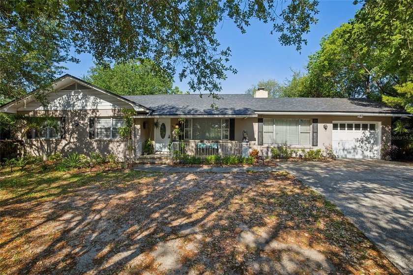 Welcome to your new home in the Oak Acres subdivision that's - Beach Home for sale in Clearwater, Florida on Beachhouse.com