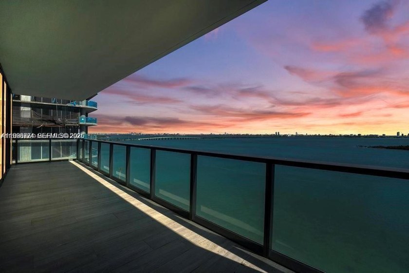 Impeccable waterfront sky residence 3 Beds plus Den, 4.5 Baths - Beach Condo for sale in Miami, Florida on Beachhouse.com
