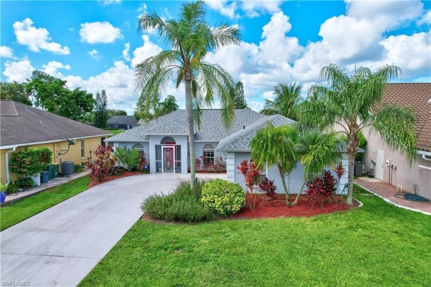 Queens Park lake front home with 3-bedroom, 2-full baths - - Beach Home for sale in Naples, Florida on Beachhouse.com