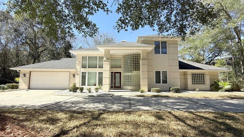 One-of-a-kind Luxurious, Custom-Built Home in Bluewater Bay! - Beach Home for sale in Niceville, Florida on Beachhouse.com