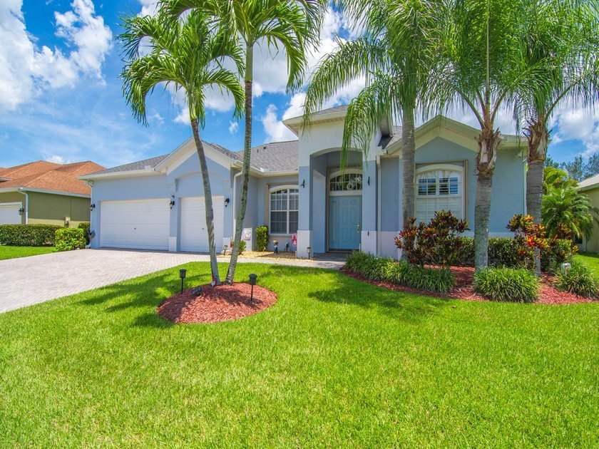Beautifully maintained 3 bed, 2 bath, 3 car garage pool home in - Beach Home for sale in Vero Beach, Florida on Beachhouse.com