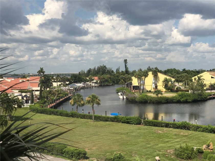 Delightful updated FURNISHED 1 Bedroom, 1 Bathroom third floor - Beach Condo for sale in Punta Gorda, Florida on Beachhouse.com