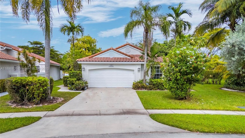 Beautiful 3-bedroom, 2-bath home on a rare oversized lot with - Beach Home for sale in Pembroke Pines, Florida on Beachhouse.com