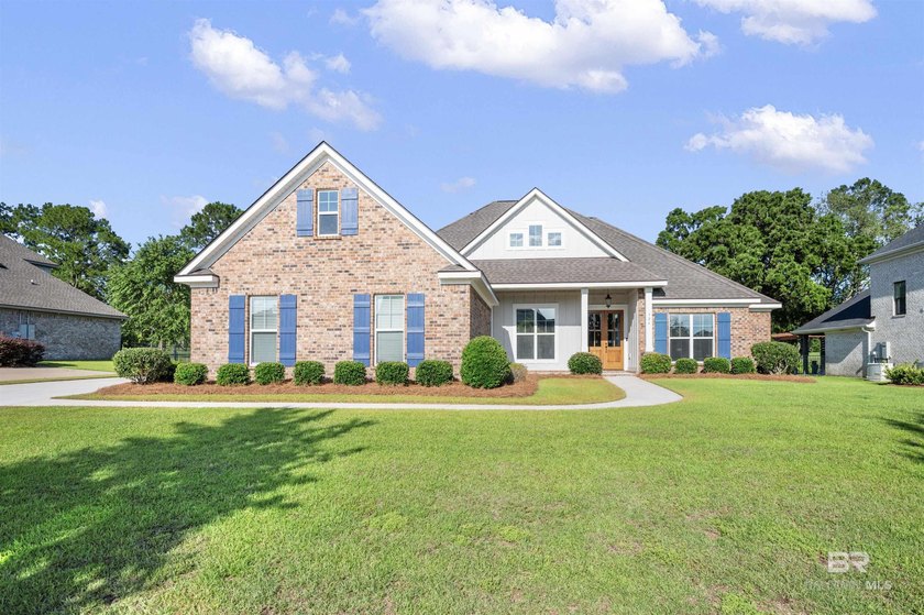 Overlooking the golf course this IMMACULATE gold fortified - Beach Home for sale in Fairhope, Alabama on Beachhouse.com