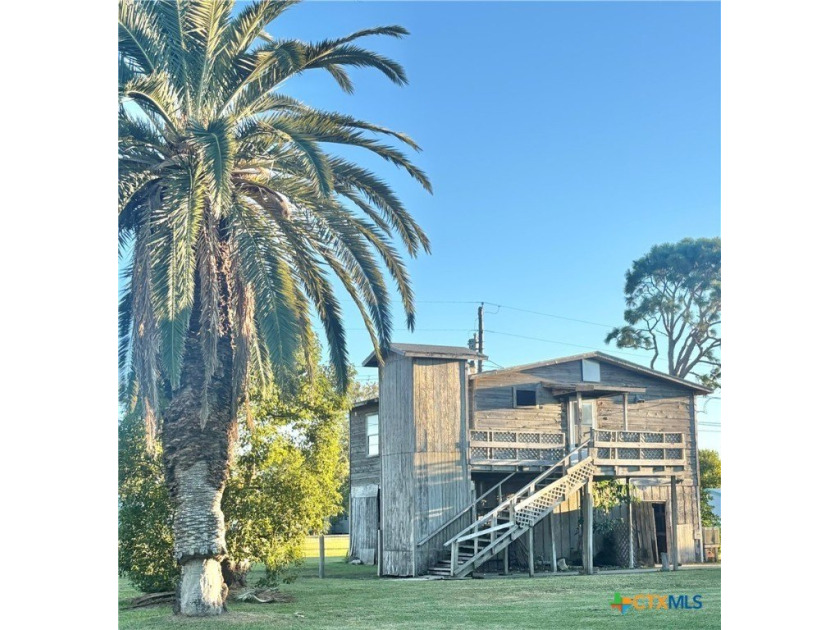 LIFT INCLUDED! FIXXER UPPER AT 509 N 9th..! 2 bed, 1 bath - Beach Home for sale in Port O Connor, Texas on Beachhouse.com