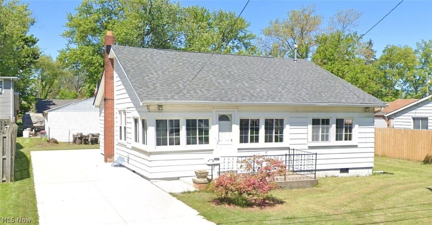 908 Peach Blvd - Beach Home for sale in Willoughby, Ohio on Beachhouse.com