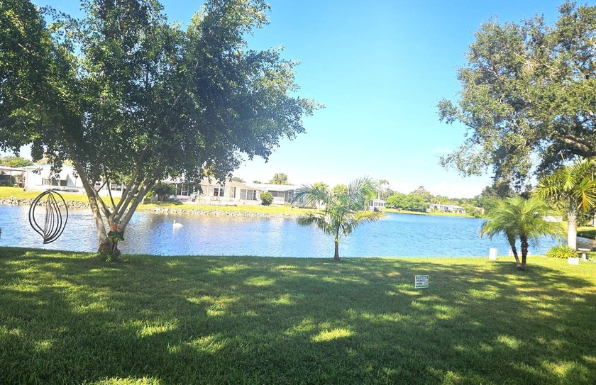 WELCOME TO LAKEFRONT LIVING !!! Hang a hammock, chill on your - Beach Home for sale in Vero Beach, Florida on Beachhouse.com