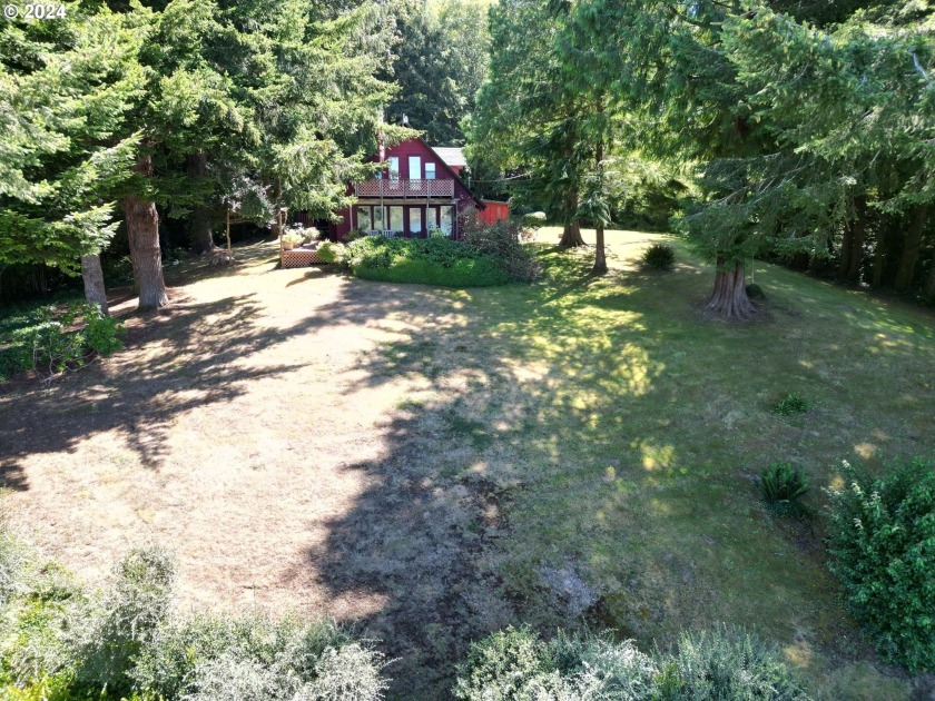 Views and privacy from the comfort of a well kept, 2-story - Beach Home for sale in Westlake, Oregon on Beachhouse.com