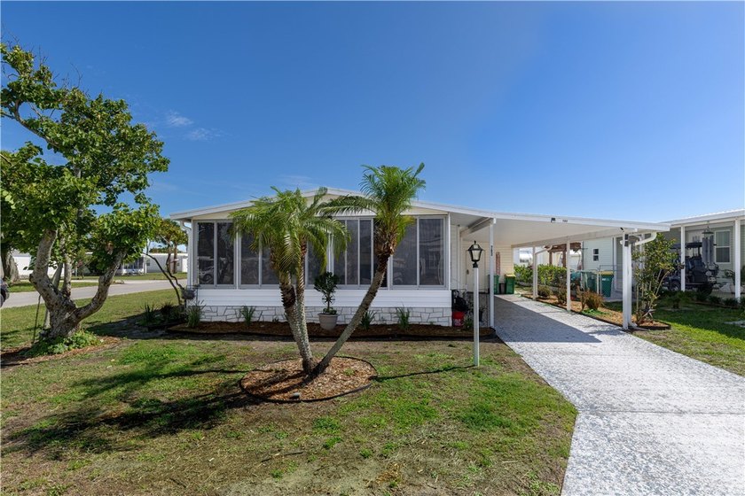 Affordable Florida living in Barefoot Bay! This furnished 2/2 - Beach Home for sale in Barefoot Bay, Florida on Beachhouse.com