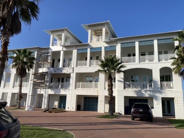 REDUCED! Great investor opportunity.  Bank owned townhome in the - Beach Townhome/Townhouse for sale in South Padre Island, Texas on Beachhouse.com