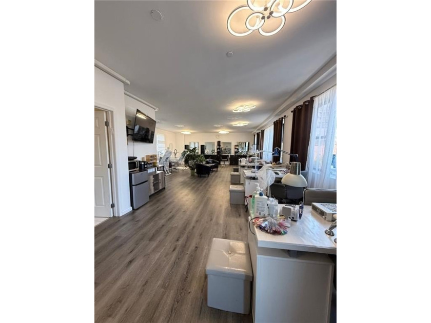 TURNKEY BEAUTY SALON BUSINESS for SALE. Fully Equipped & Ready - Beach Commercial for sale in Brooklyn, New York on Beachhouse.com