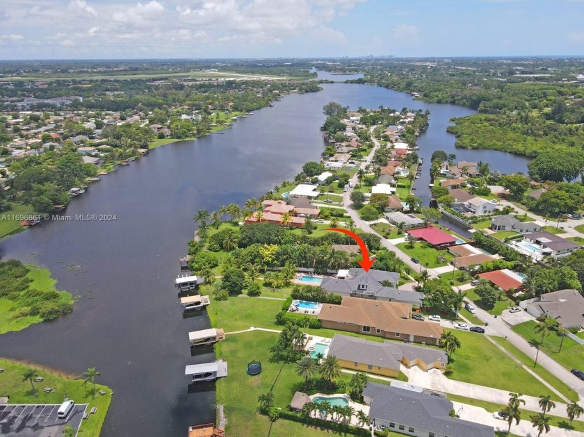 Jet Skis & all furnishings included with this stunning vacation - Beach Home for sale in Lake Worth, Florida on Beachhouse.com