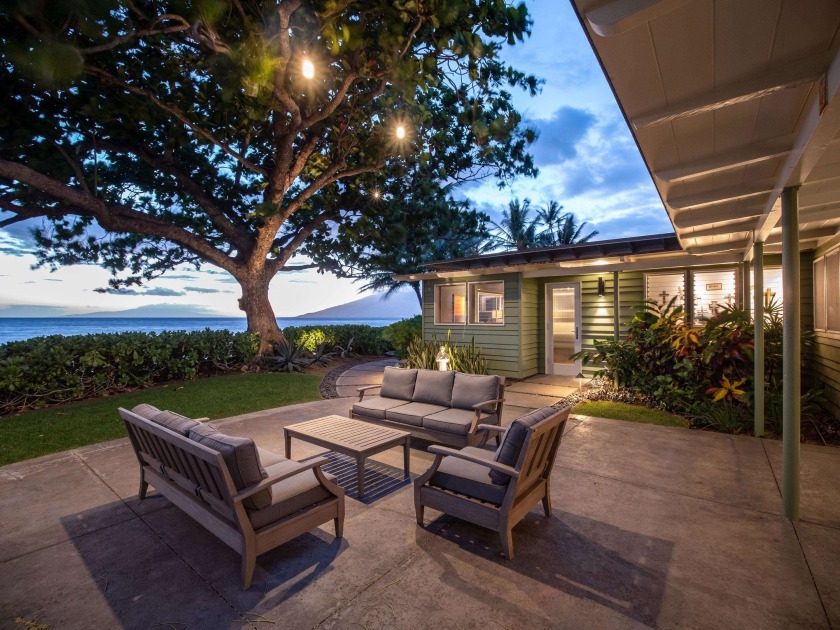 Captivating 1952 oceanfront home gives you sought-after charm of - Beach Home for sale in Kihei, Hawaii on Beachhouse.com