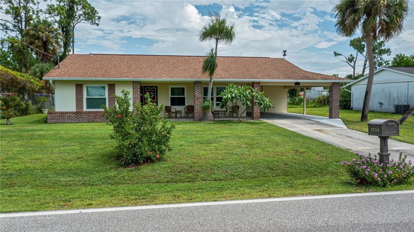 No flood zone!!You must come see this amazing oversized - Beach Home for sale in Port Charlotte, Florida on Beachhouse.com