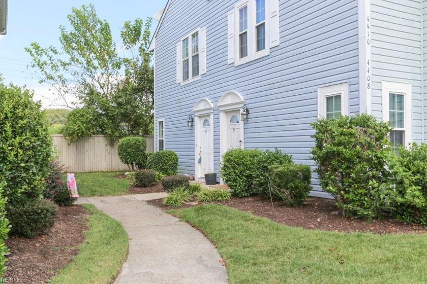 This charming condo is located in the vibrant Town Center area - Beach Condo for sale in Virginia Beach, Virginia on Beachhouse.com