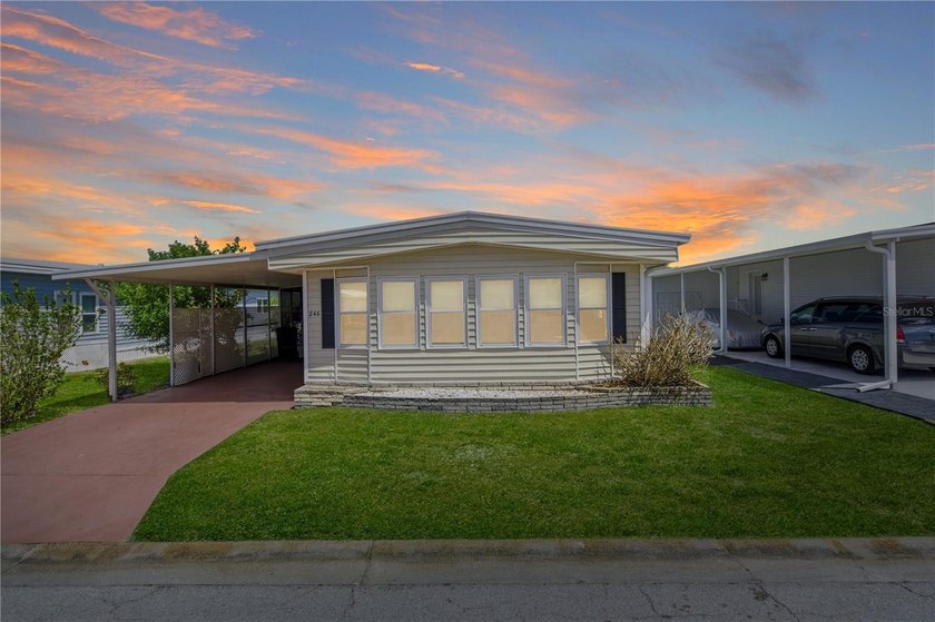 Welcome to Palm Lake Estates, a highly desirable and active 55+ - Beach Home for sale in Bradenton, Florida on Beachhouse.com