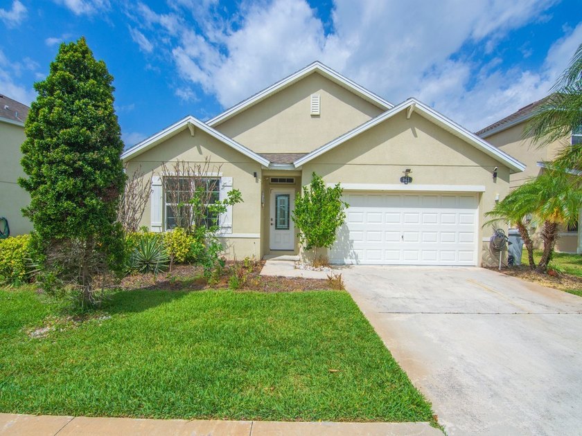 SPACIOUS, OPEN-CONCEPT, 4-BED, 2-BATH HOME W/LONG LAKE VIEW IN - Beach Home for sale in Vero Beach, Florida on Beachhouse.com
