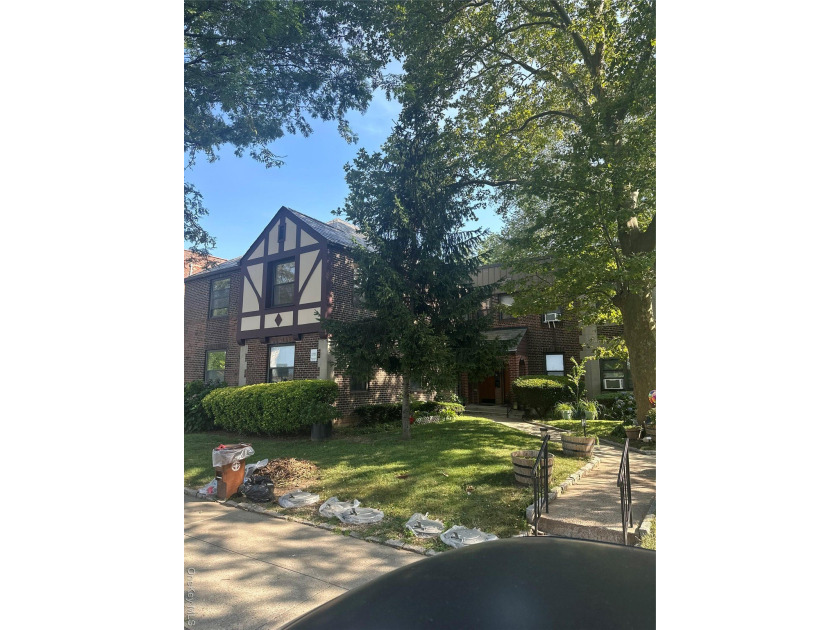 Welcome to this Beautifully designed 2-bedroom Condo in the - Beach Condo for sale in East Elmhurst, New York on Beachhouse.com