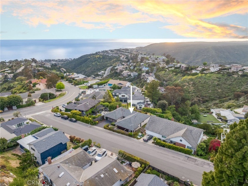 Opportunity knocks in the coveted Top of the World neighborhood - Beach Home for sale in Laguna Beach, California on Beachhouse.com