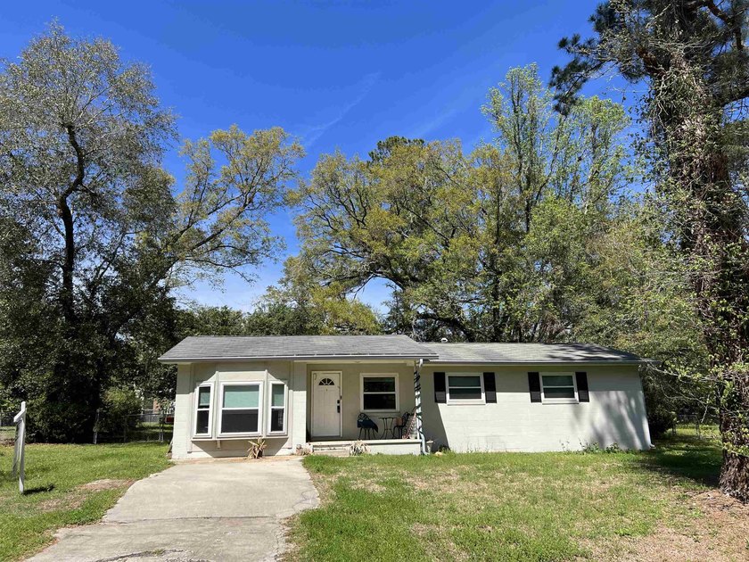 Wow! What a great solid 3 bed / 1.5 bath home in a quiet - Beach Home for sale in Tallahassee, Florida on Beachhouse.com