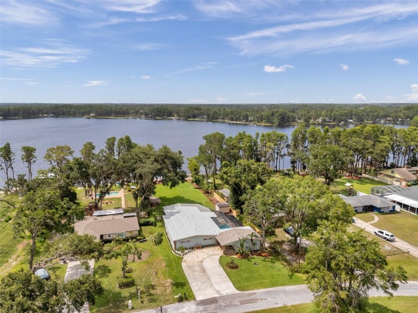 Welcome to 21906 Shamu Dr, a remarkable boat-lovers paradise - Beach Home for sale in Land O Lakes, Florida on Beachhouse.com