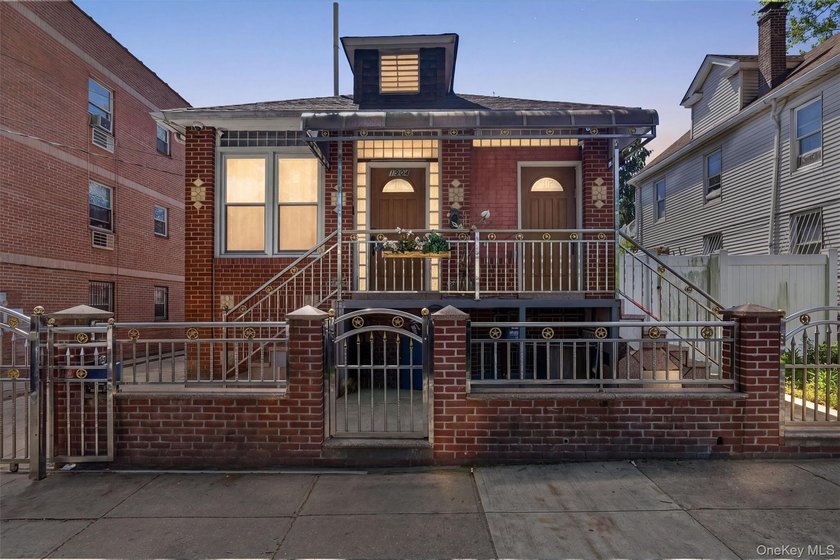 Welcome to this spacious and well-maintained 2-bedroom brick - Beach Home for sale in Bronx, New York on Beachhouse.com