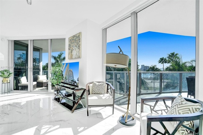 Own a stunning bayfront residence! This rarely available 08 lane - Beach Condo for sale in Miami, Florida on Beachhouse.com