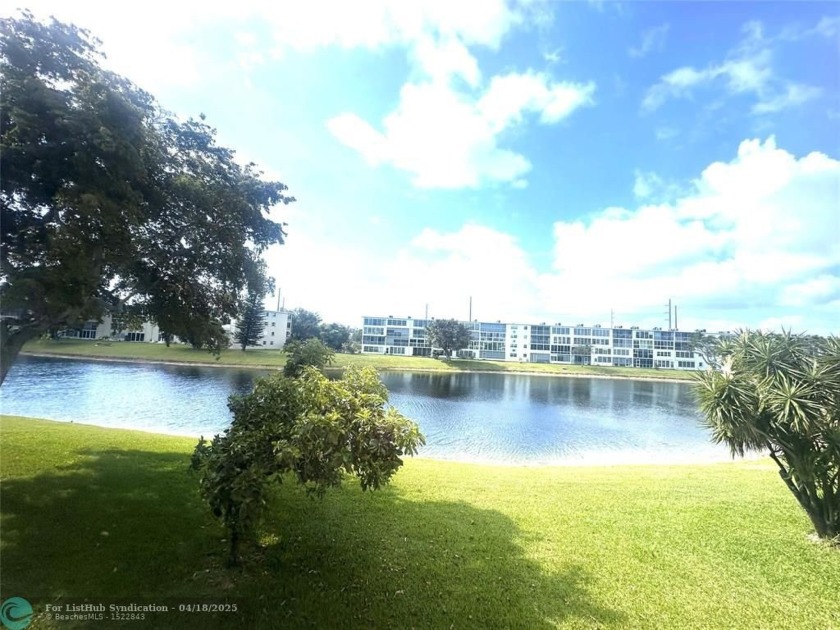 GORGEOUS WATER VIEW! This clean & bright 1 bed, 1 bath condo on - Beach Condo for sale in Deerfield Beach, Florida on Beachhouse.com
