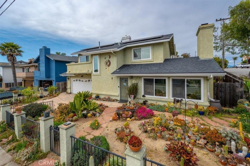 This beautifully maintained 3 bed, 2.5 bath home offers 1,472 sq - Beach Home for sale in Grover Beach, California on Beachhouse.com
