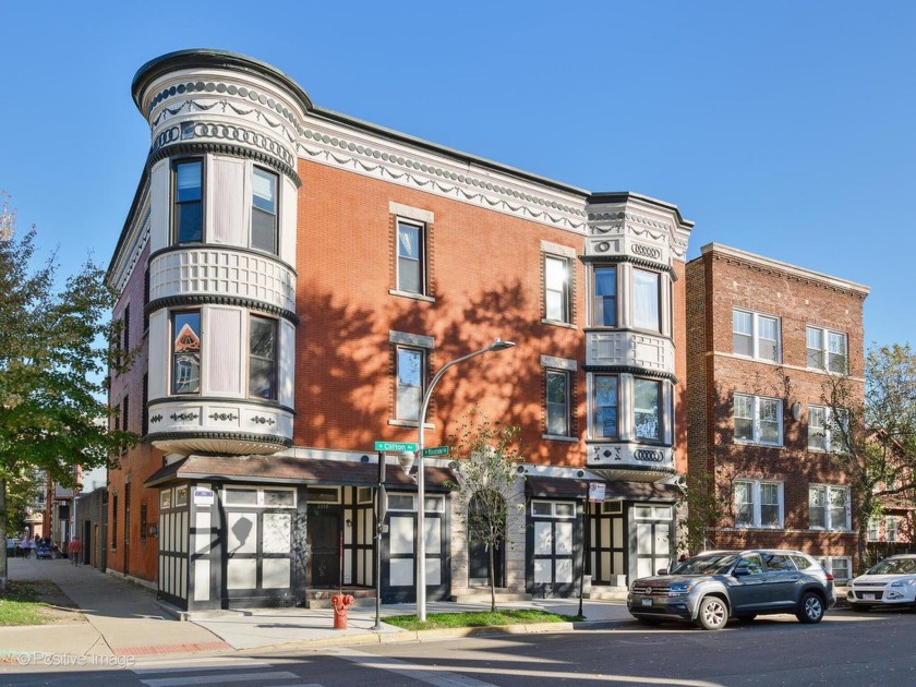 The standout feature of this 2 bed/2 bath home is the turret off - Beach Home for sale in Chicago, Illinois on Beachhouse.com