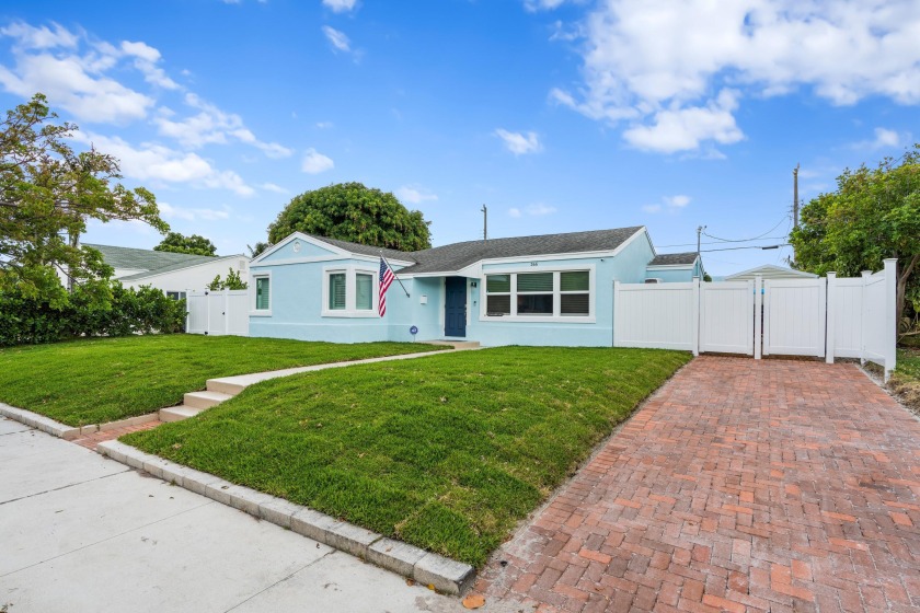 Centrally located in West Palm Beach, this completely renovated - Beach Home for sale in West Palm Beach, Florida on Beachhouse.com
