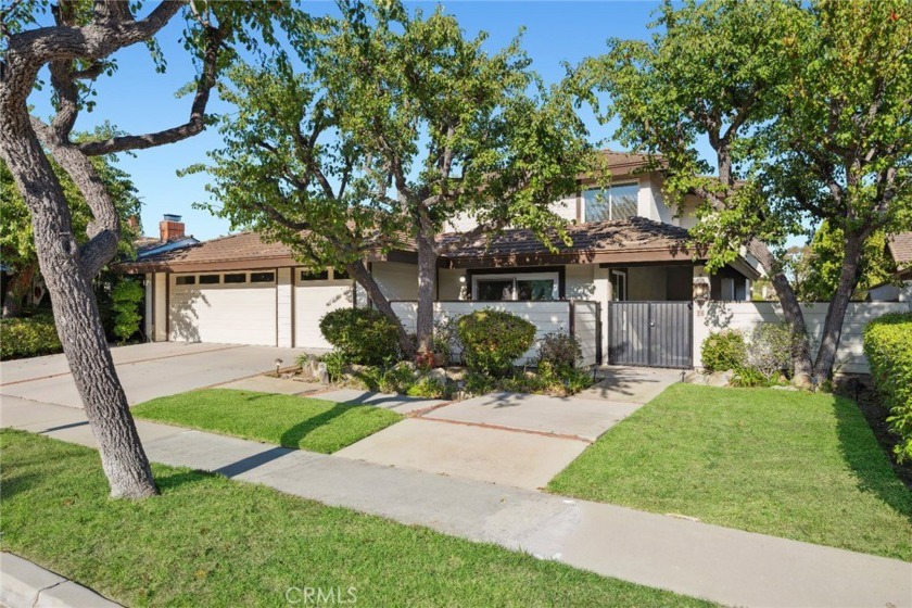 Fantastic opportunity in Spyglass Hill! Tastefully updated, this - Beach Home for sale in Corona Del Mar, California on Beachhouse.com