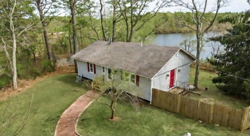 Sellers have accepted an offer. Future open houses and - Beach Home for sale in Wareham, Massachusetts on Beachhouse.com