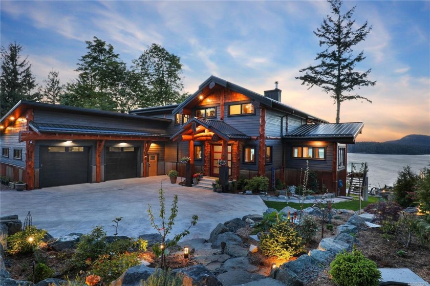 Waterfront, west coast-inspired residence in the luxurious and - Beach Home for sale in Campbell River,  on Beachhouse.com